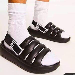 [#1063] UGG | Men Sport Yeah Slides | Black | US 8 | Fluff Sandal | NIB